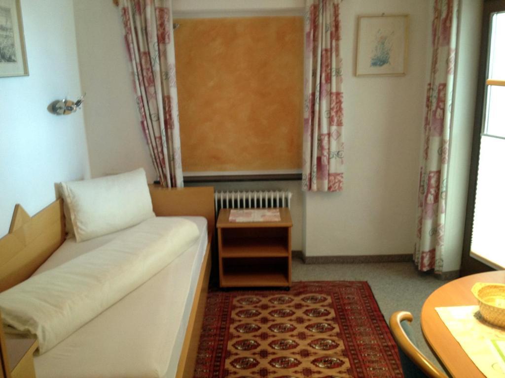 Pension Wallnoefer Mieming Room photo